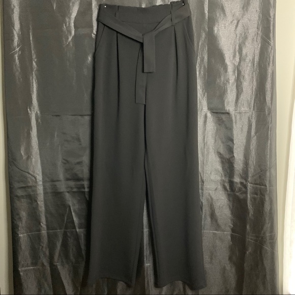Women’s slacks - Picture 1 of 2